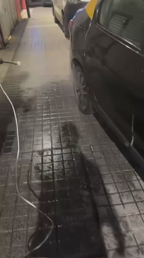 Limpia tu auto en casa en minutos sin gastar en lavaderos 🚗💦 Kit 2 en 1 portátil (hidrolavadora + aspiradora) sin cables